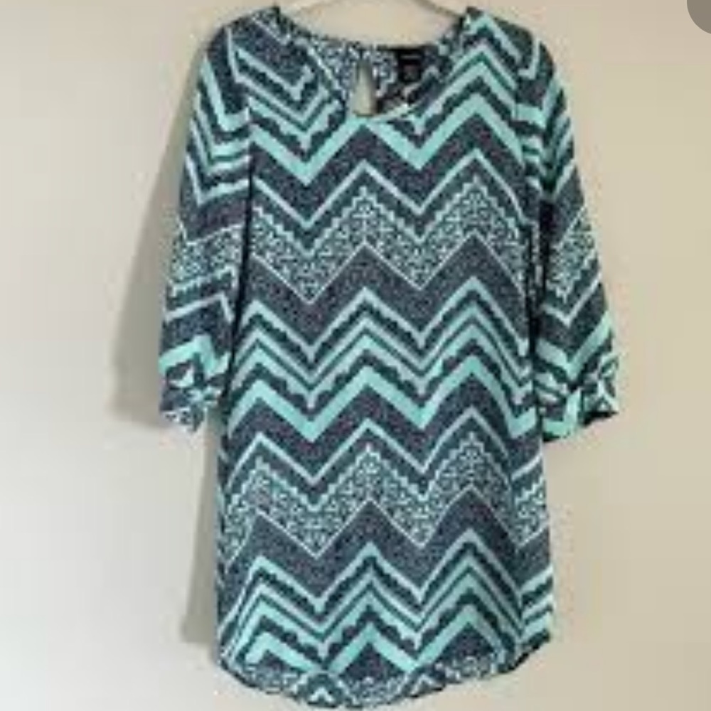 Rue 21 women’s 3/4 sleeve chevron print dress size small